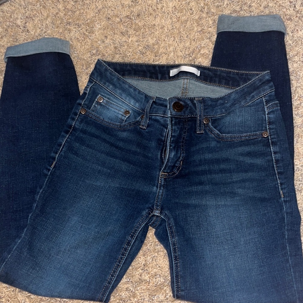 Lauren conrad skinny jeans rolled ankle.